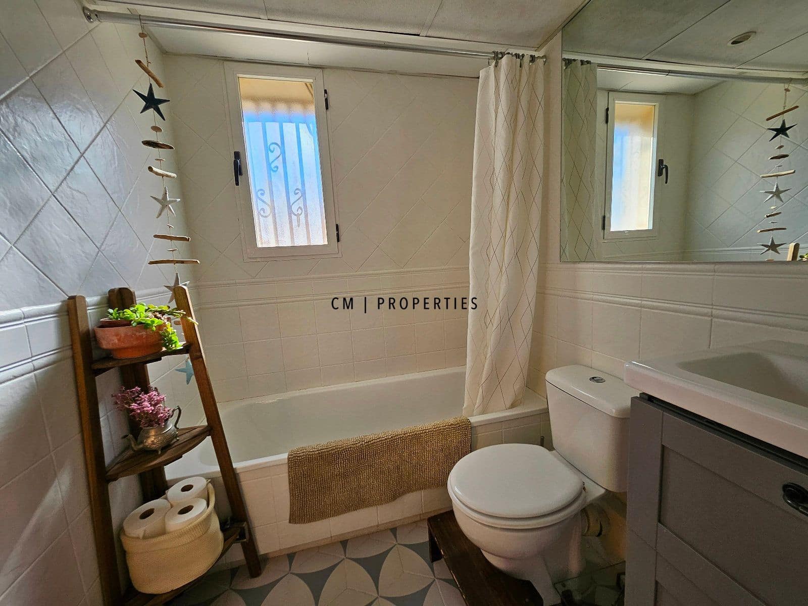 3 bedroom Penthouse for rent in Paterna - € 1,350 (Ref: 9432856)