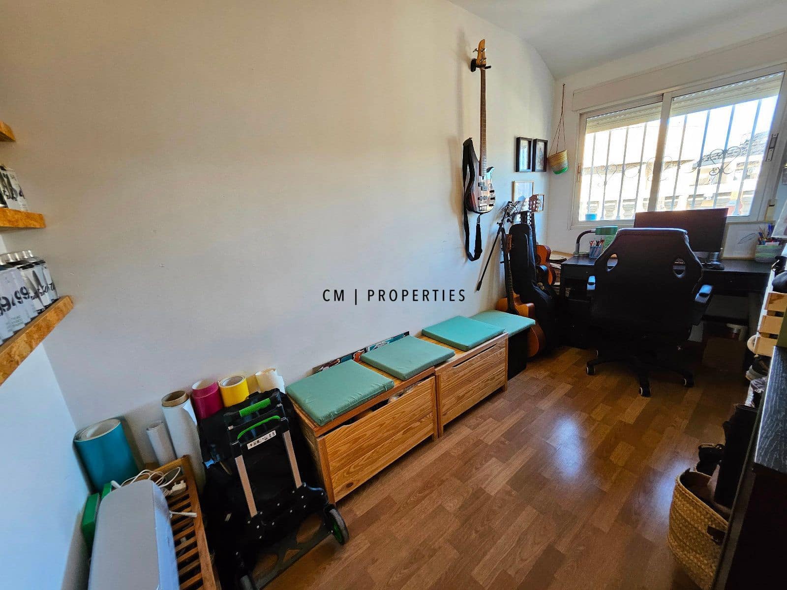 3 bedroom Penthouse for rent in Paterna - € 1,350 (Ref: 9432856)