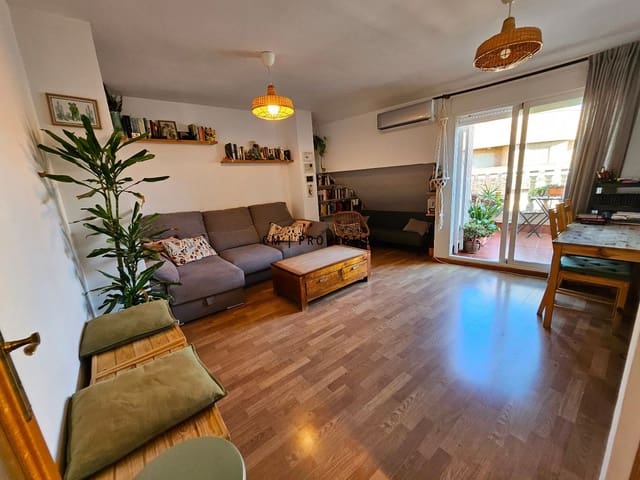 3 bedroom Penthouse for rent in Centro Ciudad, Paterna - € 1,350 (Ref: 9432856)