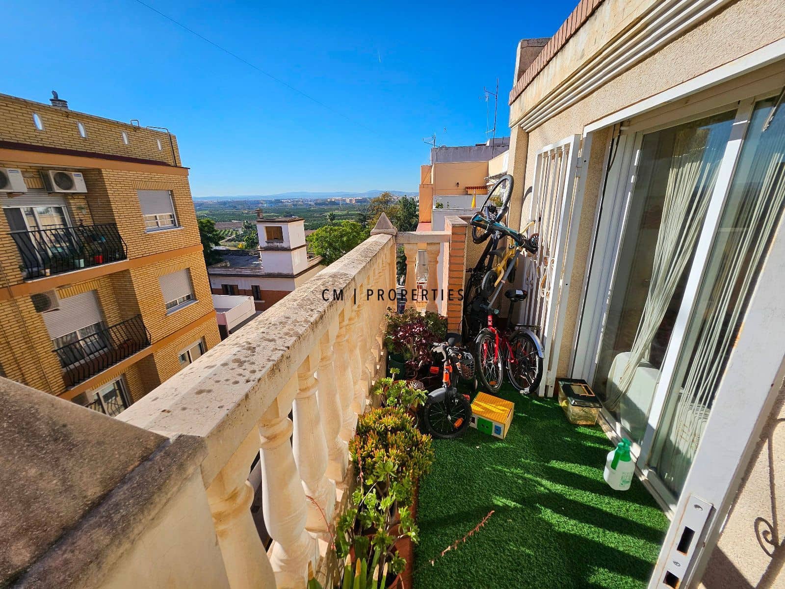 3 bedroom Penthouse for rent in Paterna - € 1,350 (Ref: 9432856)