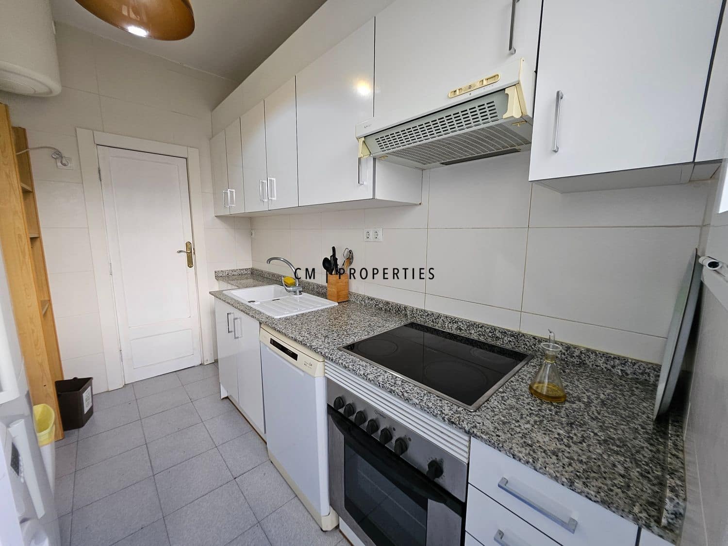 3 makuuhuone Asunto vuokrattavana paikassa Valencia kaupunki mukana uima-altaan - 1 350 € (Ref: 9434939)