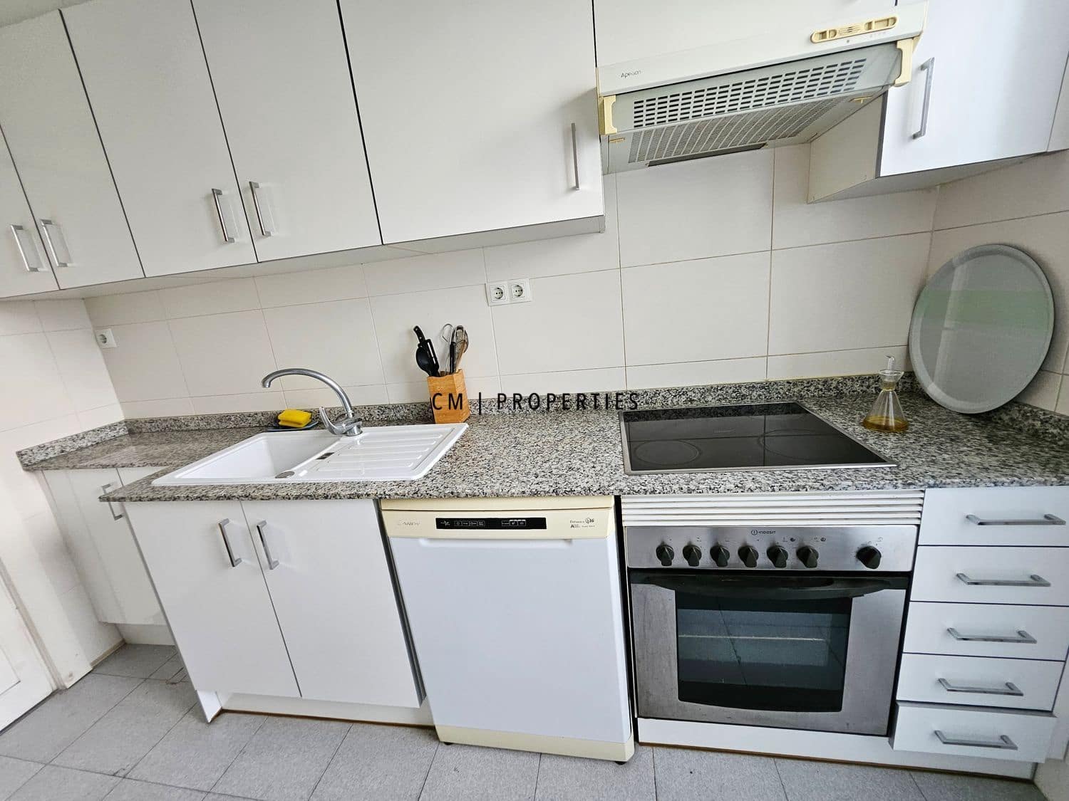 3 makuuhuone Asunto vuokrattavana paikassa Valencia kaupunki mukana uima-altaan - 1 350 € (Ref: 9434939)