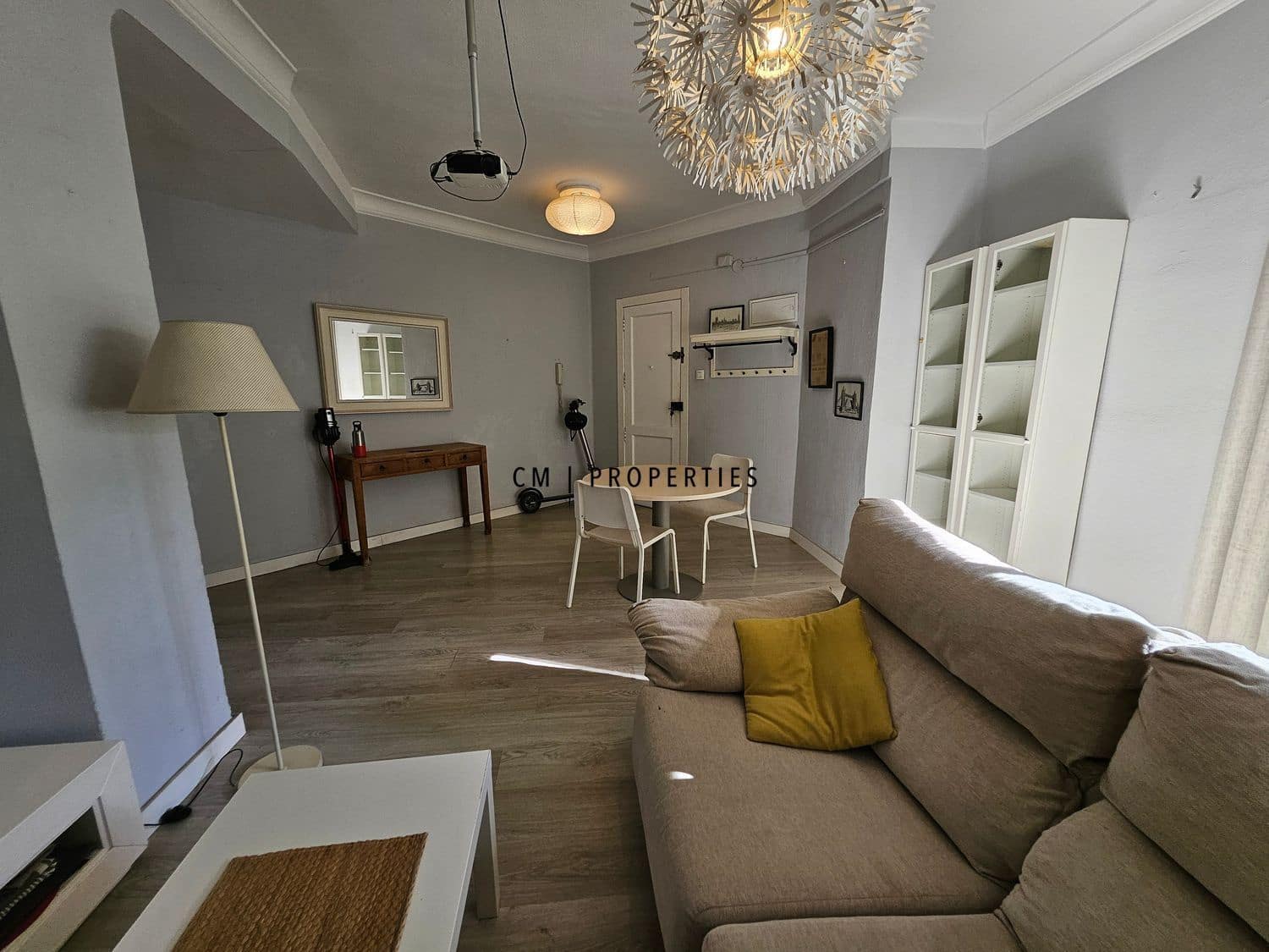 3 makuuhuone Asunto vuokrattavana paikassa Valencia kaupunki mukana uima-altaan - 1 350 € (Ref: 9434939)