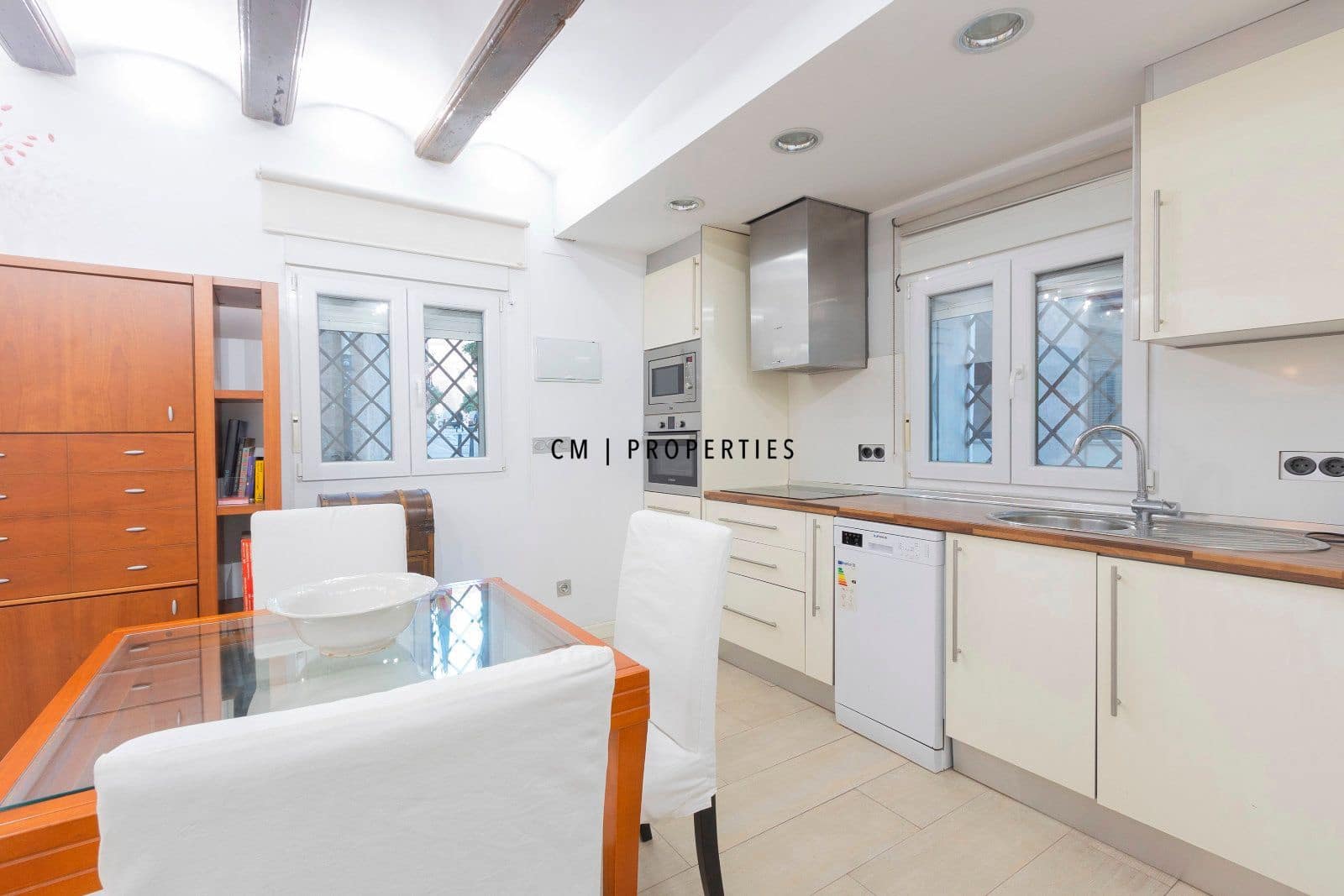 1 soveværelse Lejlighed til leje i Valencia by med garage - € 1.700 (Ref: 9434940)