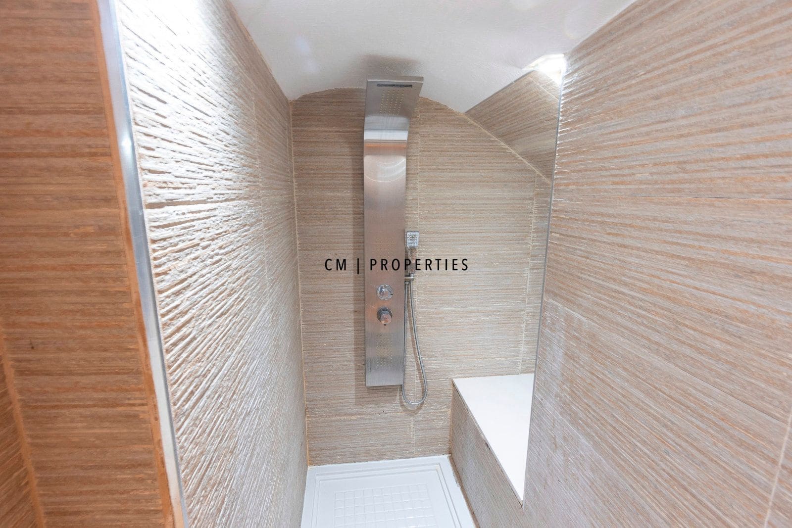 1 soveværelse Lejlighed til leje i Valencia by med garage - € 1.700 (Ref: 9434940)