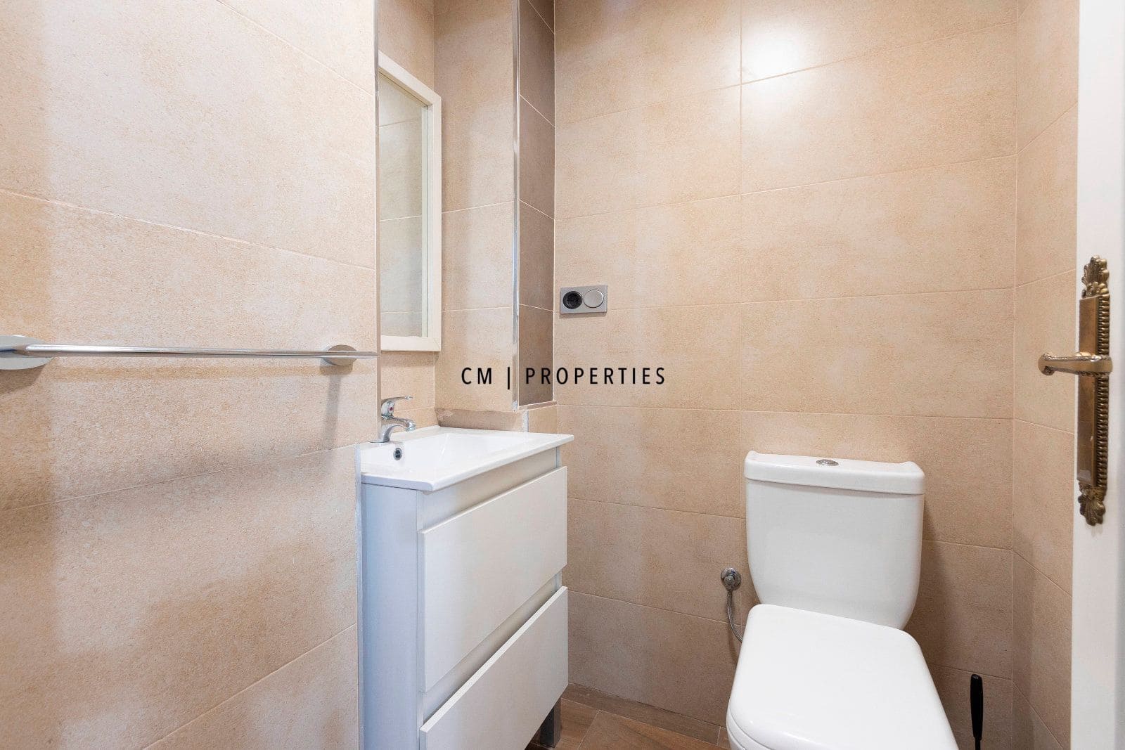 1 soveværelse Lejlighed til leje i Valencia by med garage - € 1.700 (Ref: 9434940)