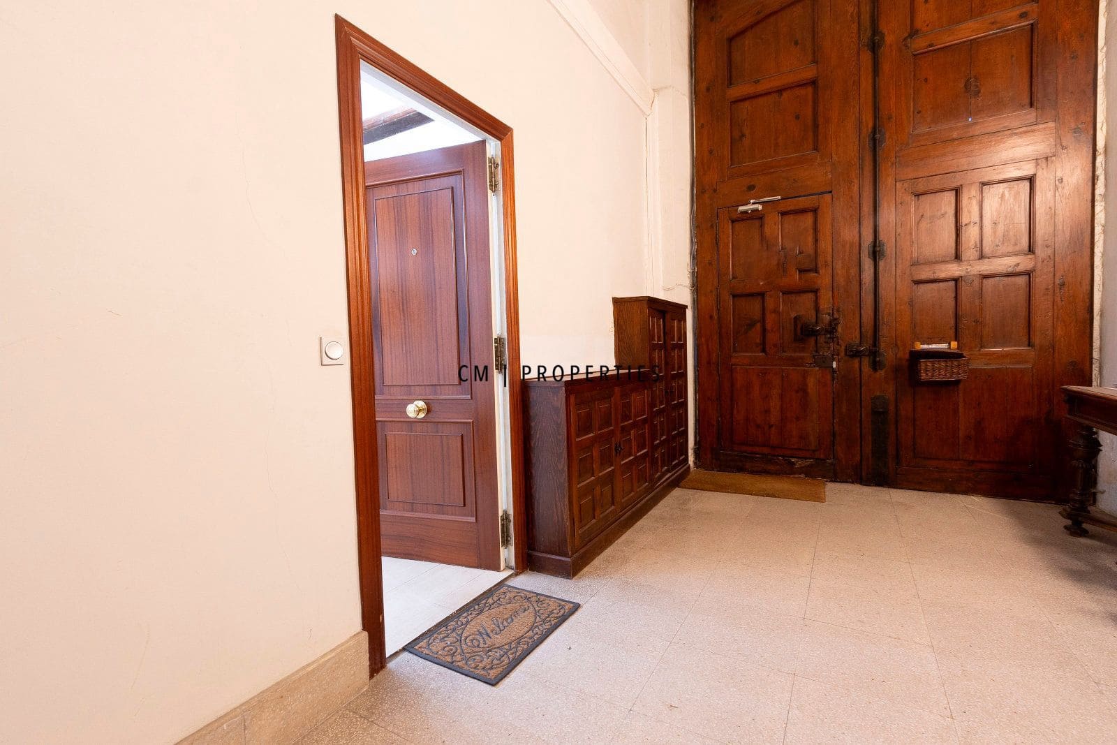 1 soveværelse Lejlighed til leje i Valencia by med garage - € 1.700 (Ref: 9434940)