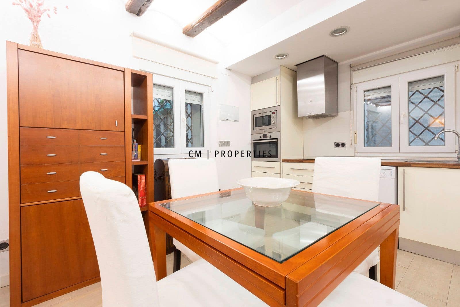 1 soveværelse Lejlighed til leje i Valencia by med garage - € 1.700 (Ref: 9434940)