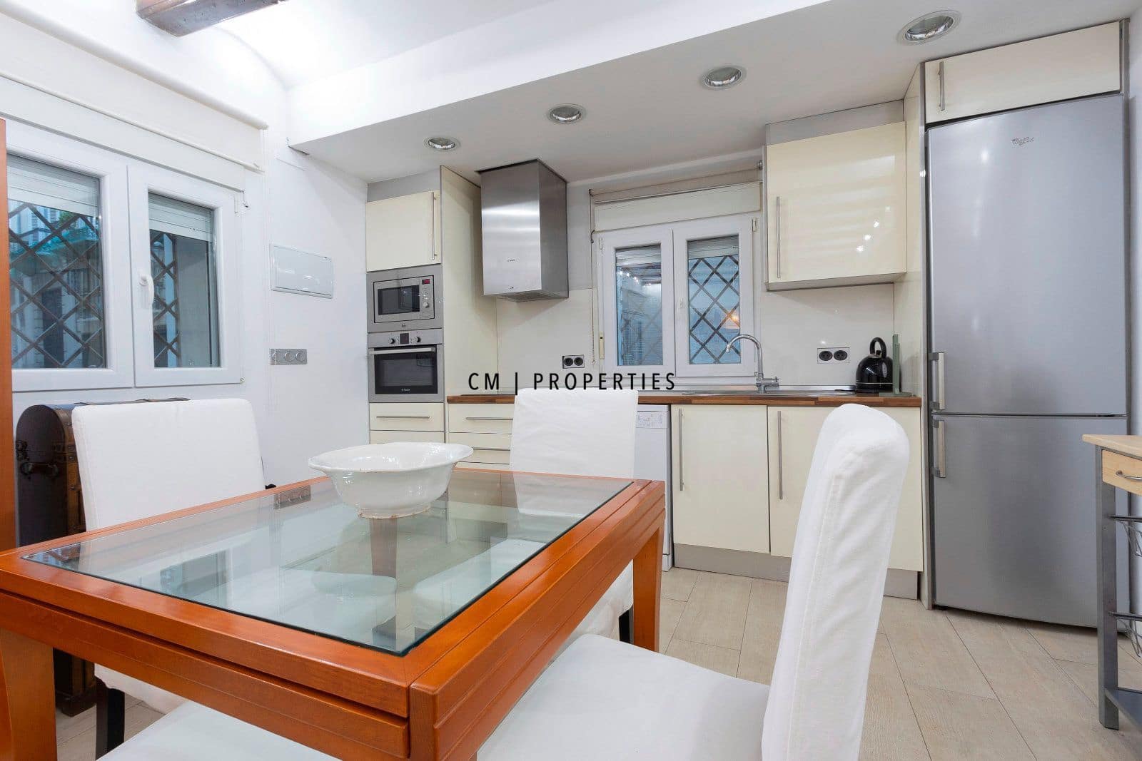 1 soveværelse Lejlighed til leje i Valencia by med garage - € 1.700 (Ref: 9434940)