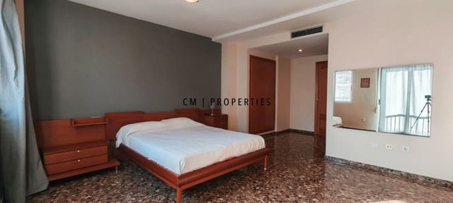 3 sovrum Lägenhet att hyra i Nou Moles, Valencia stad med garage - 1 500 € (Ref: 9434941)