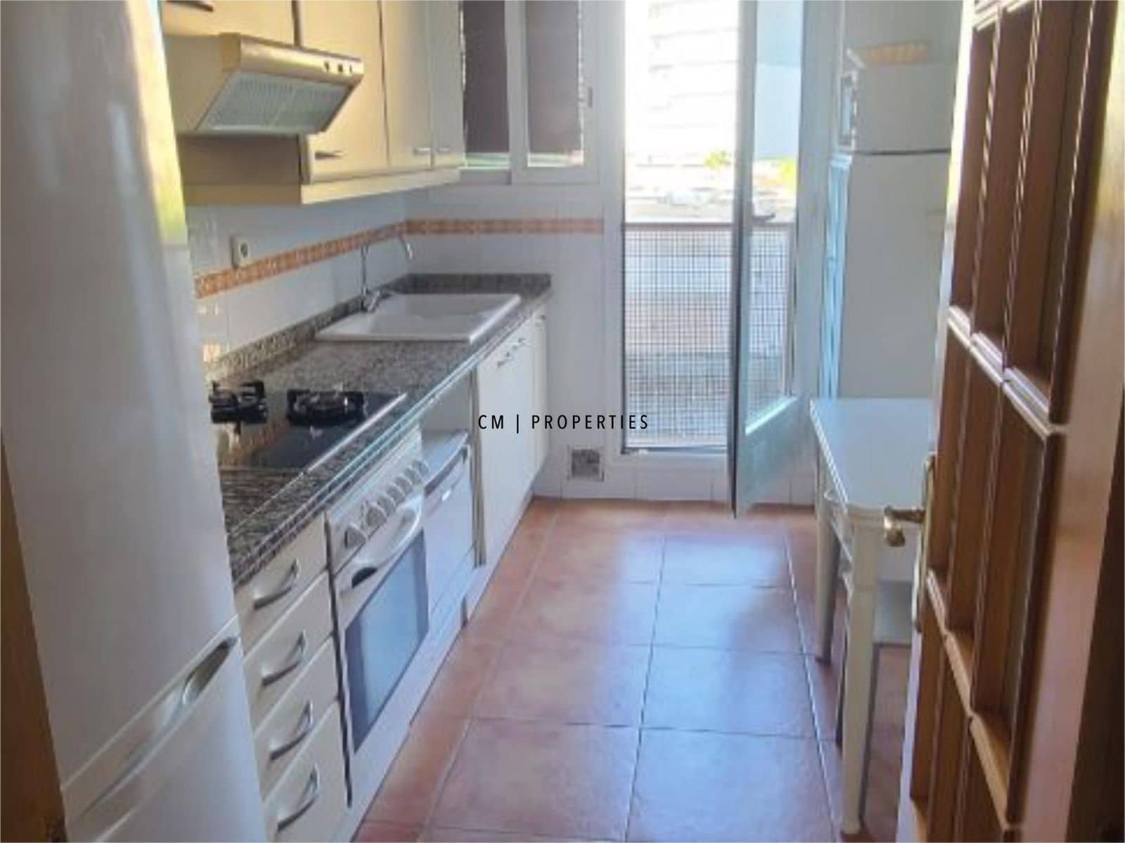 2 slaapkamer Flat te huur in Valencia stad met garage - € 1.450 (Ref: 9436186)