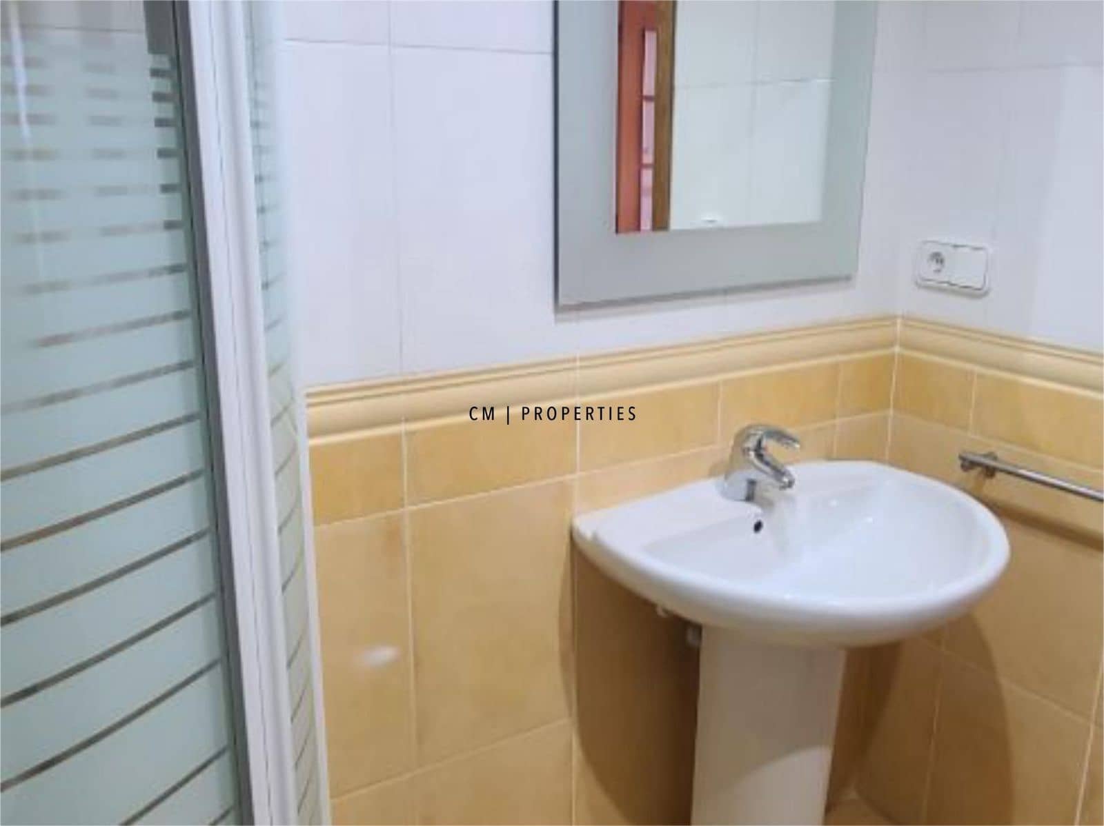 2 slaapkamer Flat te huur in Valencia stad met garage - € 1.450 (Ref: 9436186)