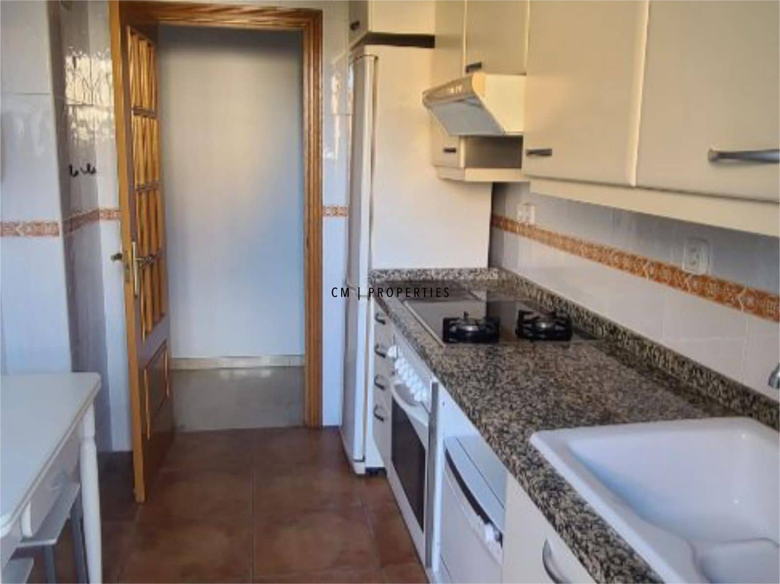 2 slaapkamer Flat te huur in Valencia stad met garage - € 1.450 (Ref: 9436186)