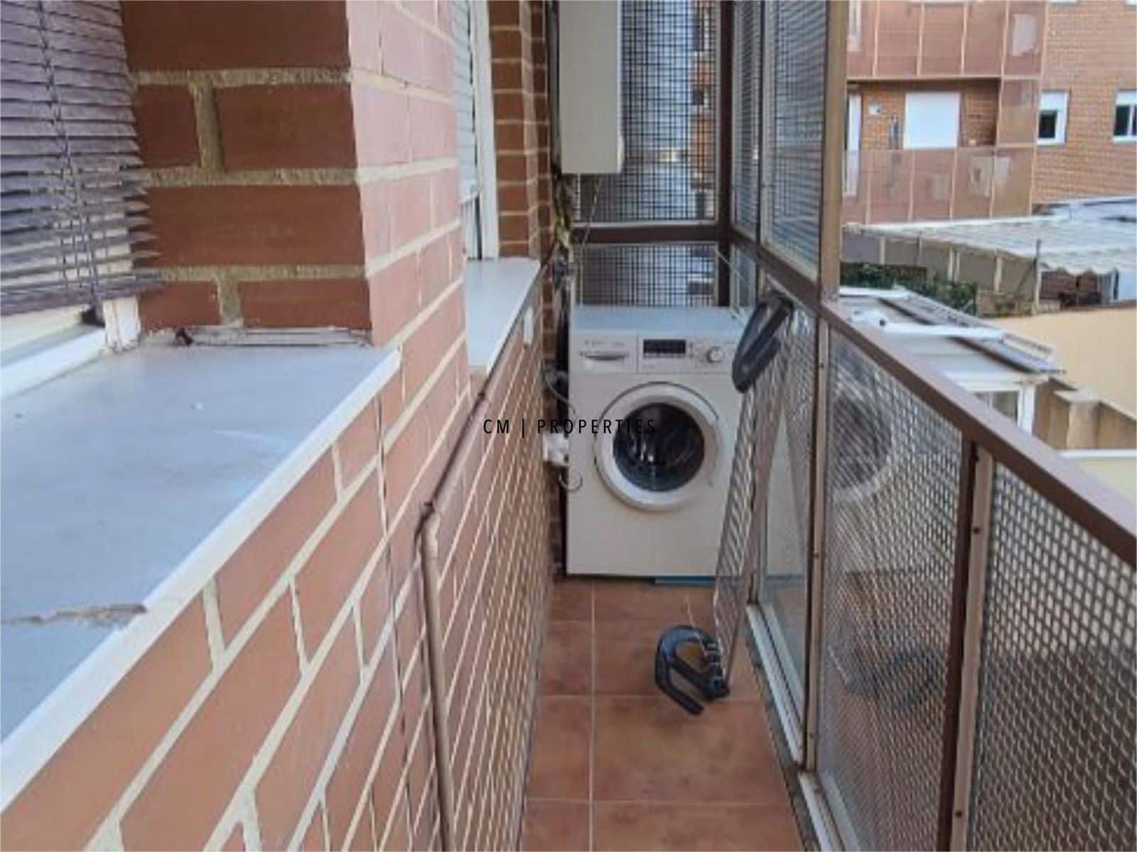 2 slaapkamer Flat te huur in Valencia stad met garage - € 1.450 (Ref: 9436186)