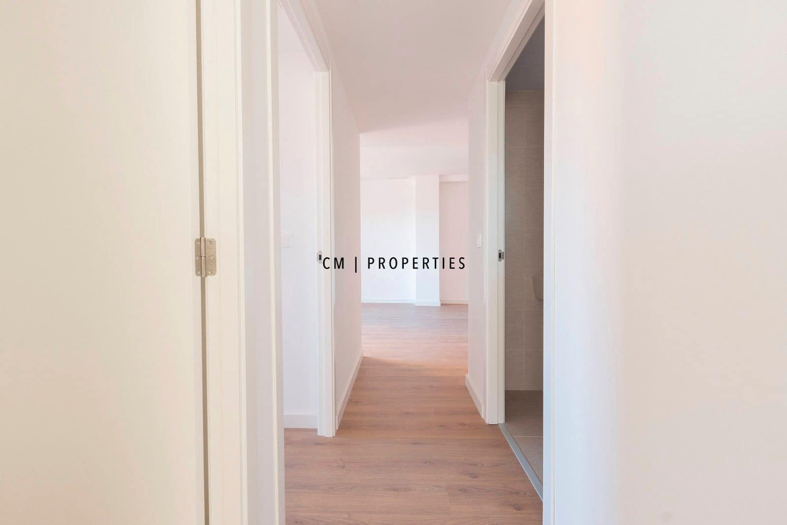 3 sypialnia Mieszkanie na sprzedaż w Miasto Walencja z basenem garażem - 370 000 € (Ref: 9436300)