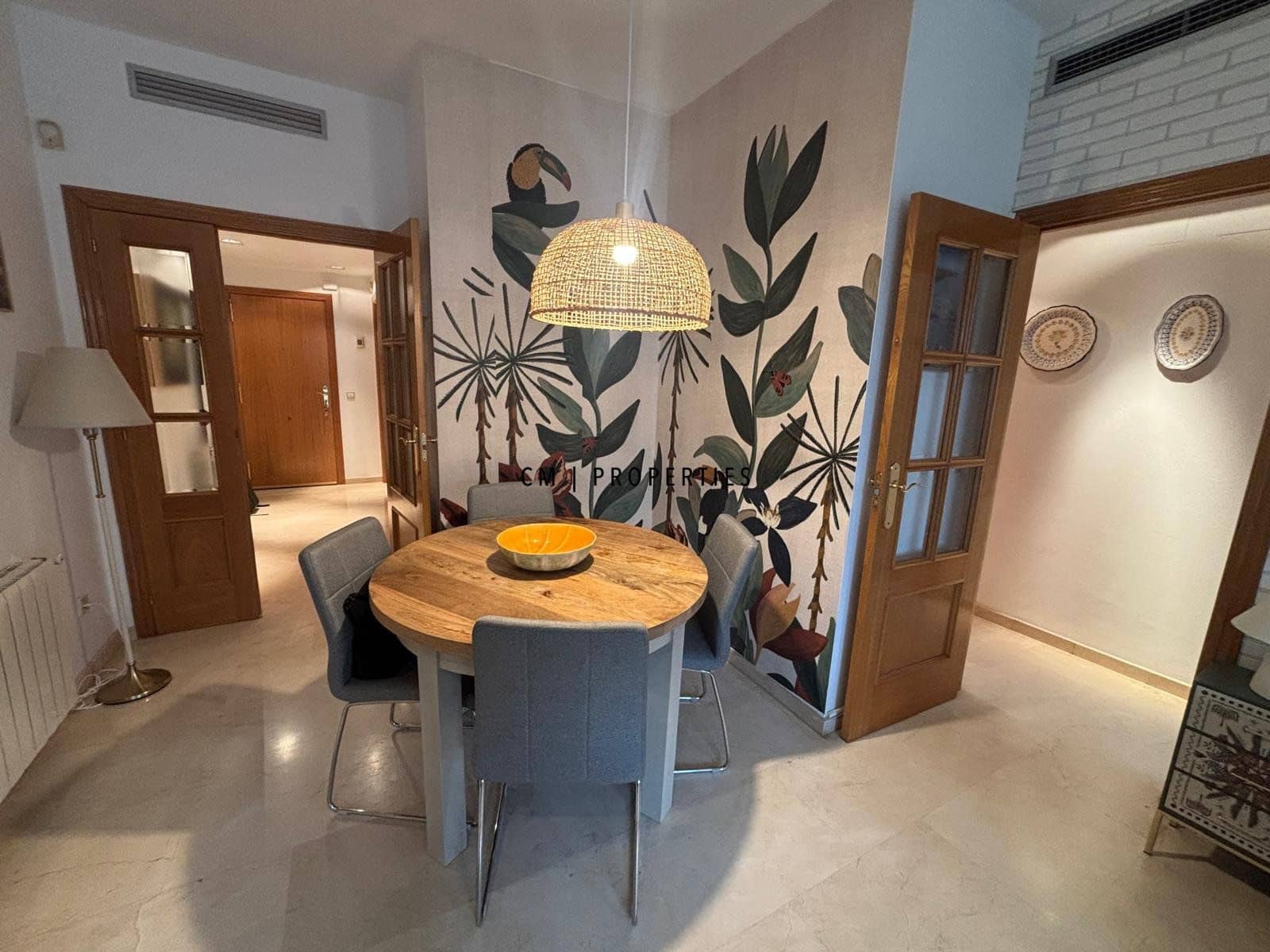 2 soverom Leilighet til leie i Valencia by med svømmebasseng garasje - € 1 550 (Ref: 9437757)