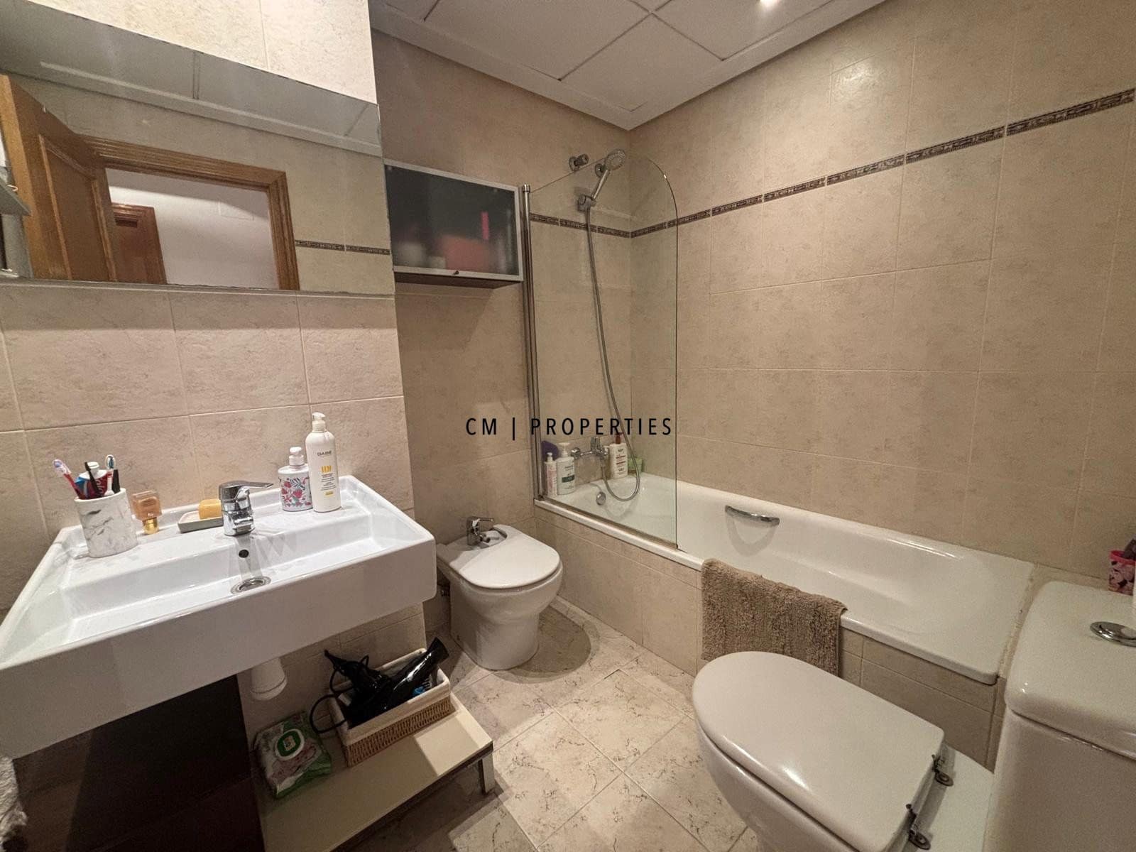 2 soverom Leilighet til leie i Valencia by med svømmebasseng garasje - € 1 550 (Ref: 9437757)