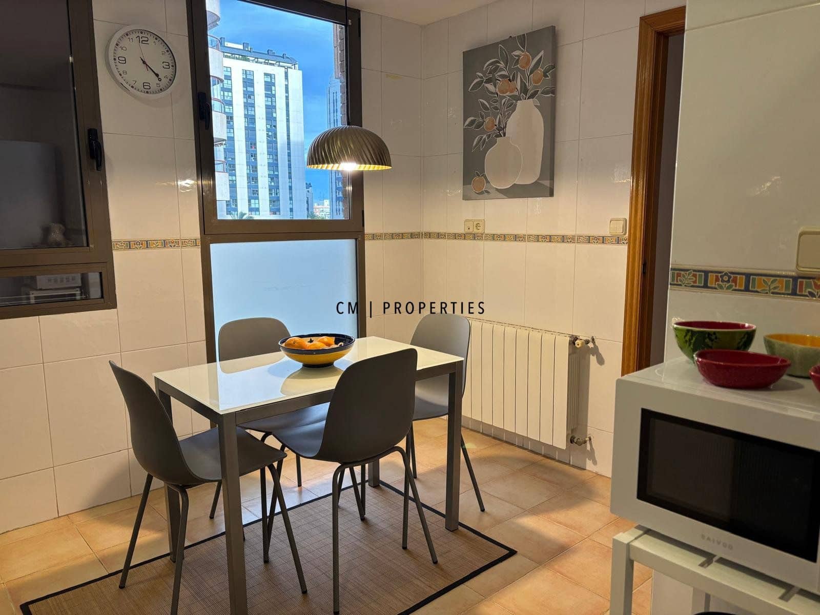 2 soverom Leilighet til leie i Valencia by med svømmebasseng garasje - € 1 550 (Ref: 9437757)