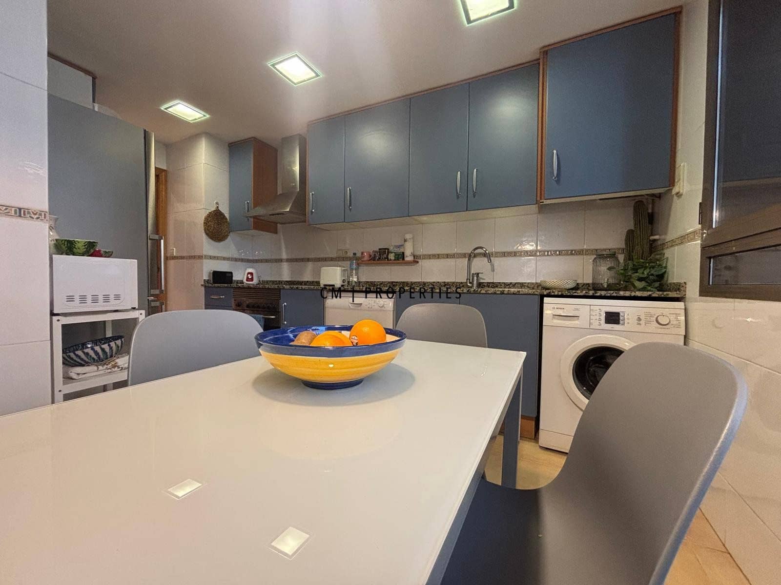 2 soverom Leilighet til leie i Valencia by med svømmebasseng garasje - € 1 550 (Ref: 9437757)