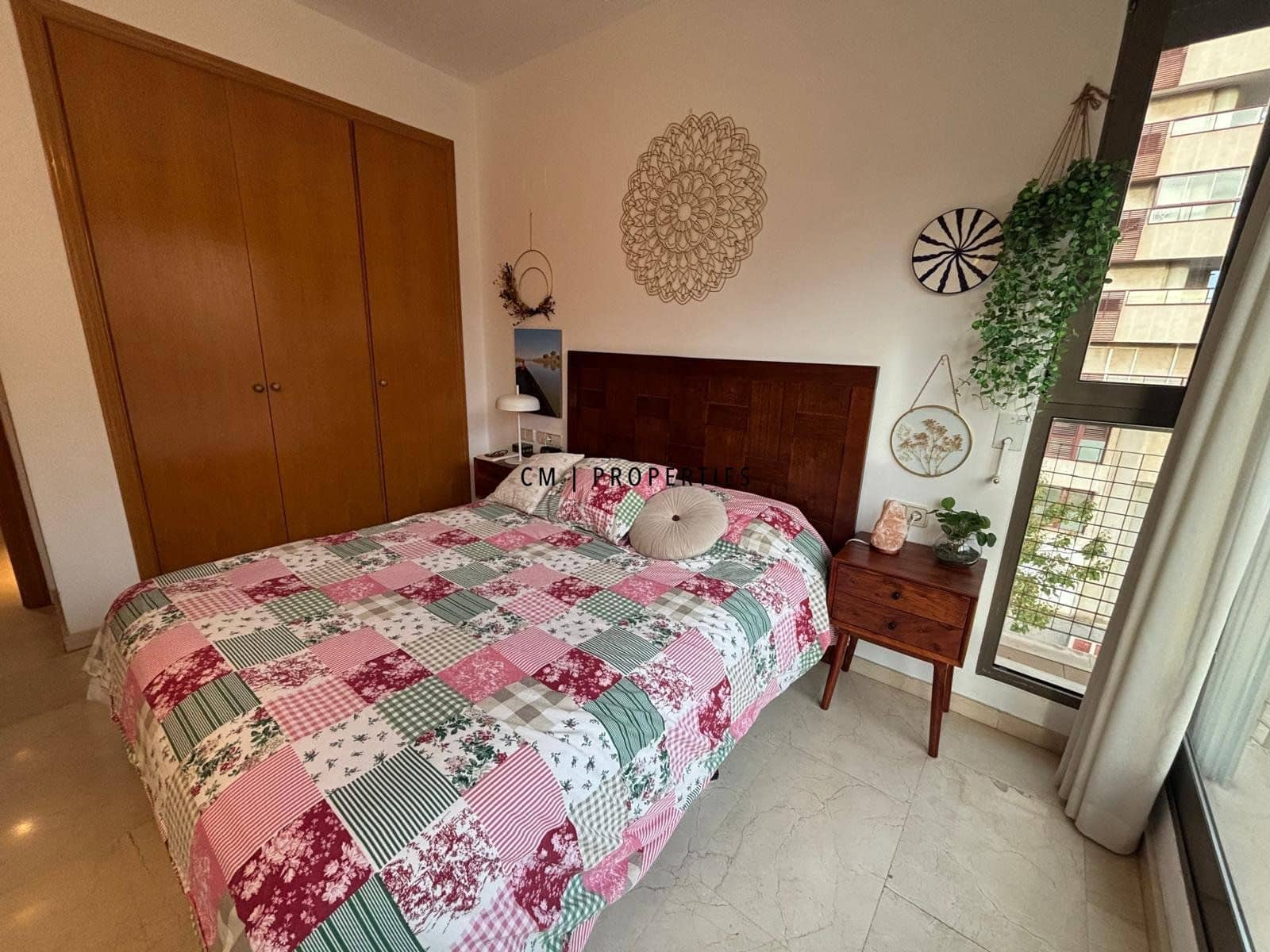 2 soverom Leilighet til leie i Valencia by med svømmebasseng garasje - € 1 550 (Ref: 9437757)