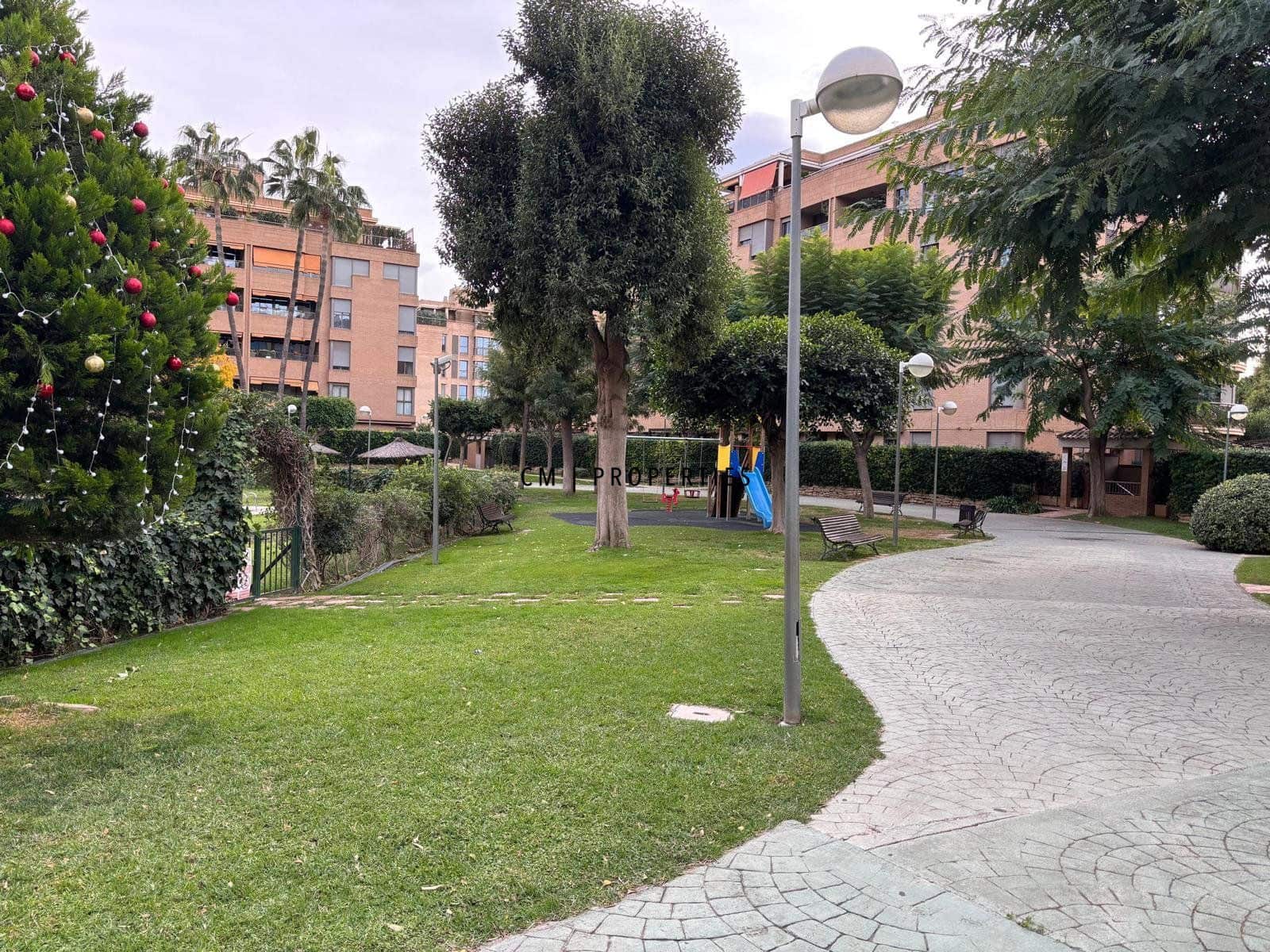 2 soverom Leilighet til leie i Valencia by med svømmebasseng garasje - € 1 550 (Ref: 9437757)