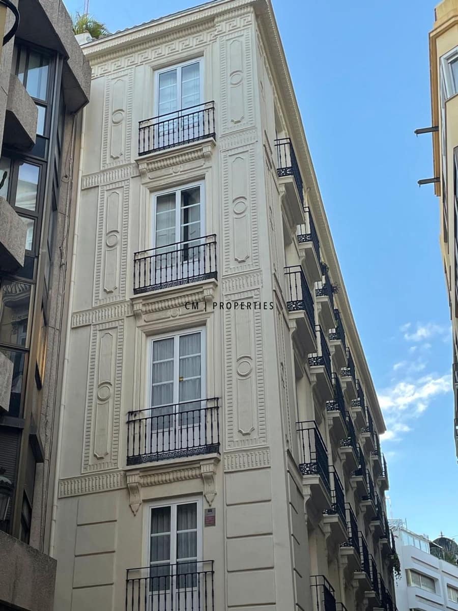 3 sypialnia Mieszkanie do wynajęcia w Miasto Walencja z garażem - 2 800 € (Ref: 9437758)