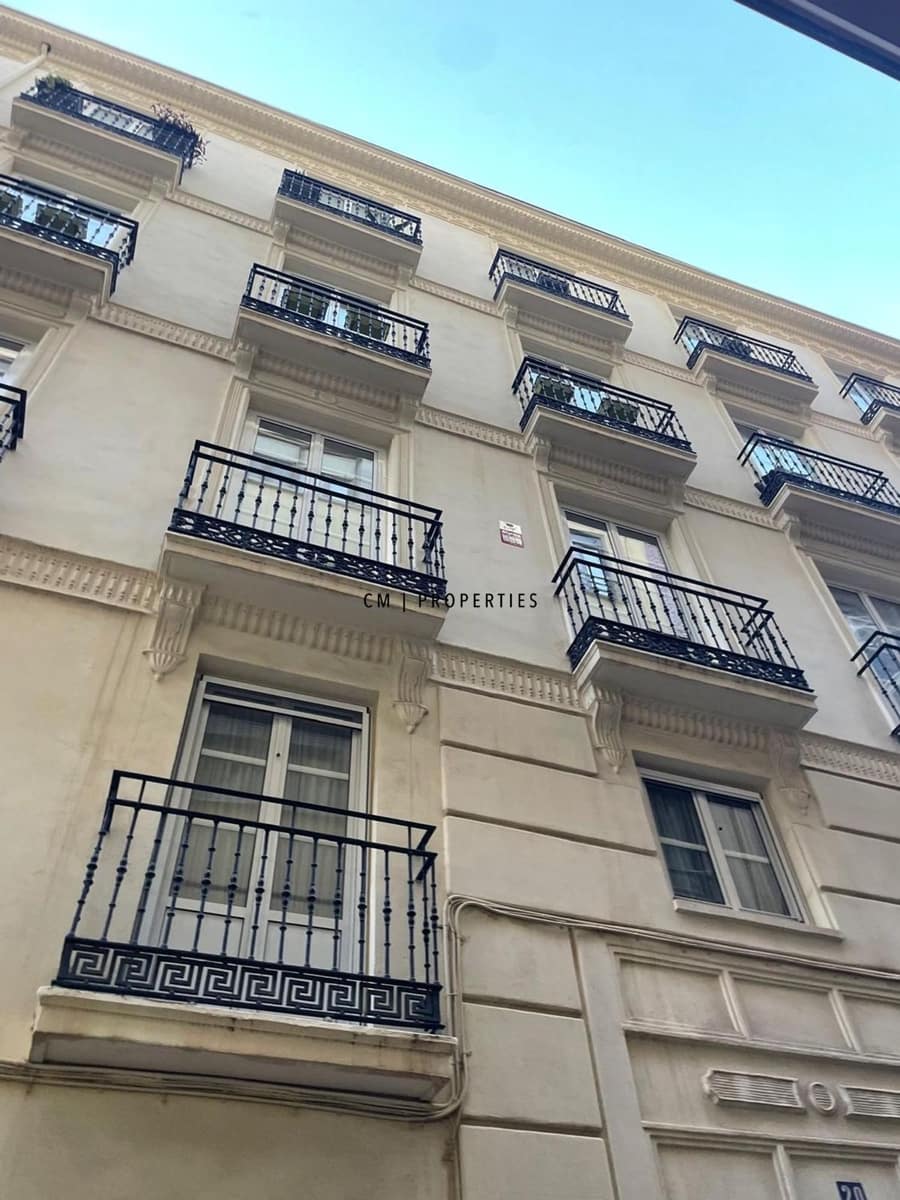 3 sypialnia Mieszkanie do wynajęcia w Miasto Walencja z garażem - 2 800 € (Ref: 9437758)