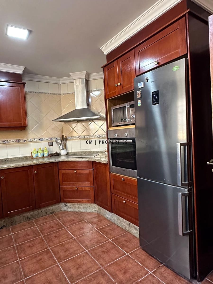 4 soveværelse Villa til salg i Torrent med garage - € 555.000 (Ref: 9438818)