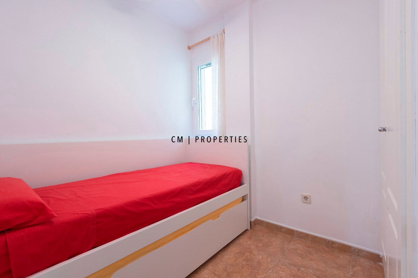 3 sypialnia Mieszkanie do wynajęcia w Sagunto / Sagunt z basenem garażem - 1 180 € (Ref: 9445429)