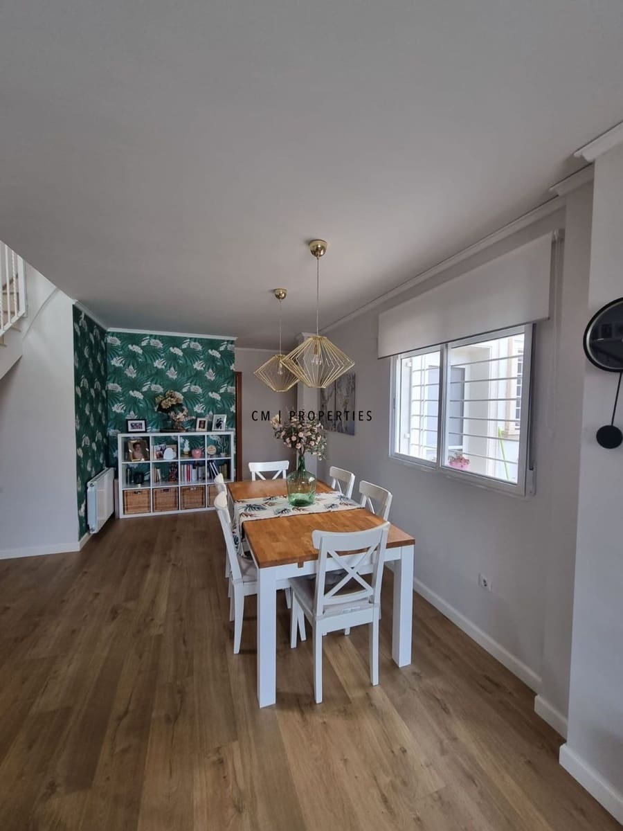 5 sypialnia Willa na sprzedaż w La Pobla de Vallbona z basenem garażem - 460 000 € (Ref: 9446901)