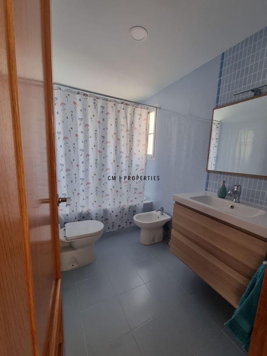 5 sypialnia Willa na sprzedaż w La Pobla de Vallbona z basenem garażem - 460 000 € (Ref: 9446901)