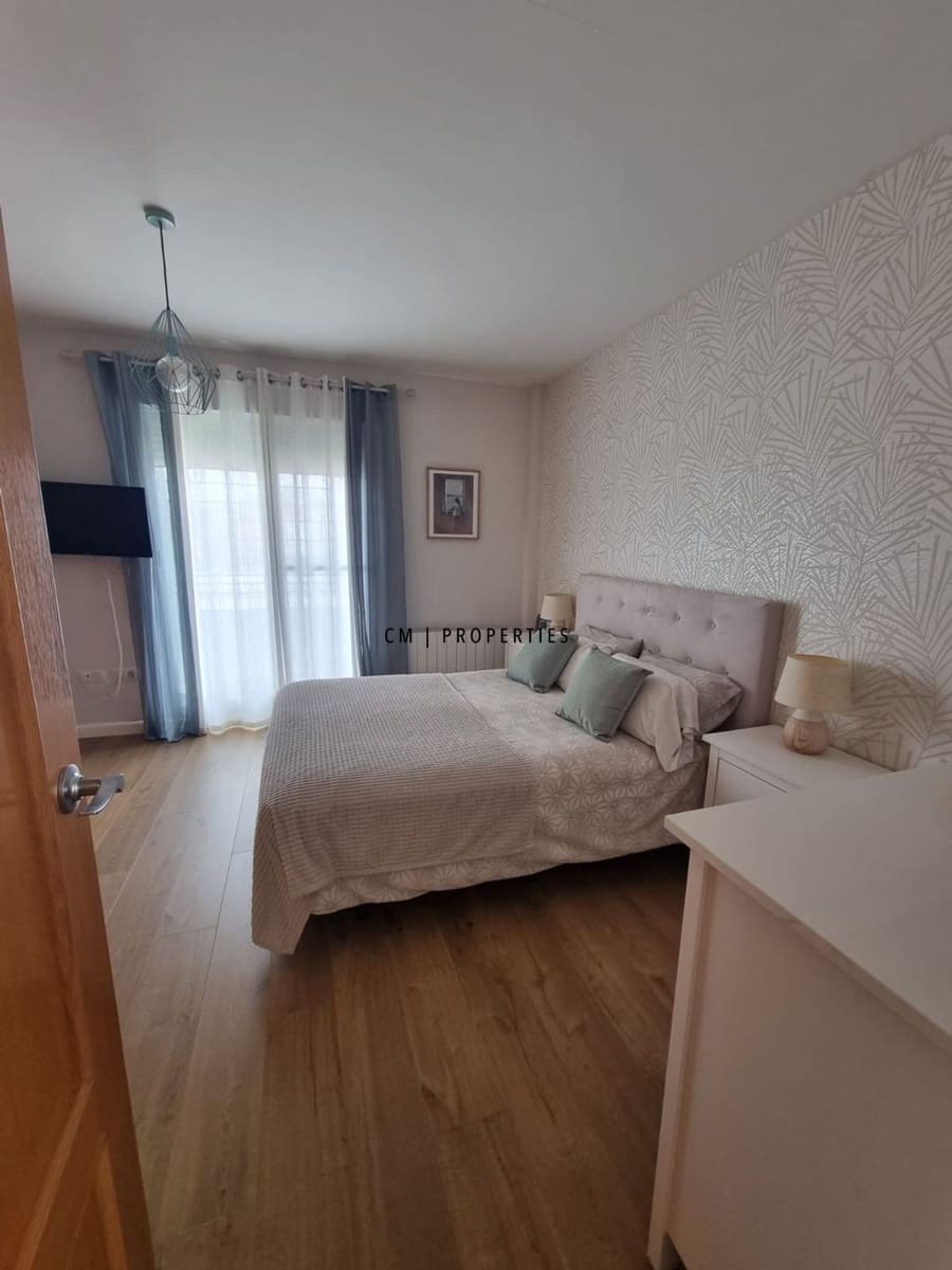 5 sypialnia Willa na sprzedaż w La Pobla de Vallbona z basenem garażem - 460 000 € (Ref: 9446901)