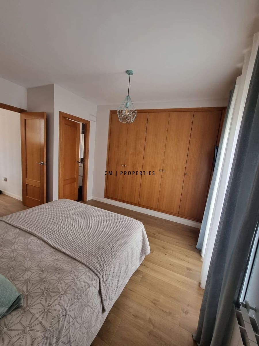 5 sypialnia Willa na sprzedaż w La Pobla de Vallbona z basenem garażem - 460 000 € (Ref: 9446901)