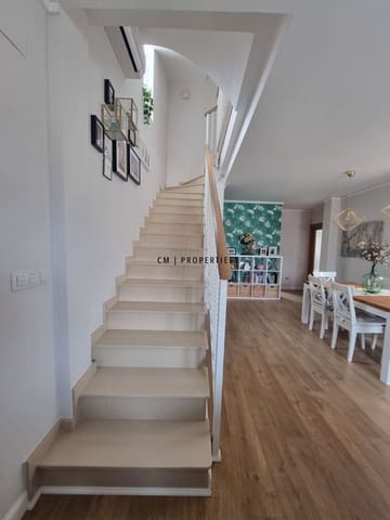 5 soveværelse Villa til salg i La Pobla de Vallbona med swimmingpool garage - € 460.000 (Ref: 9446901)