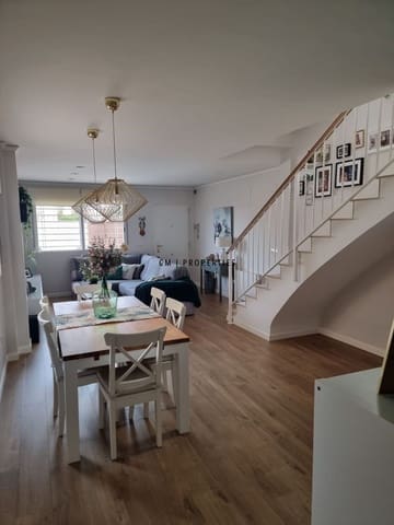 5 soveværelse Villa til salg i La Pobla de Vallbona med swimmingpool garage - € 460.000 (Ref: 9446901)