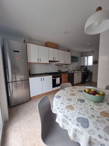 5 soveværelse Villa til salg i La Pobla de Vallbona med swimmingpool garage - € 460.000 (Ref: 9446901)