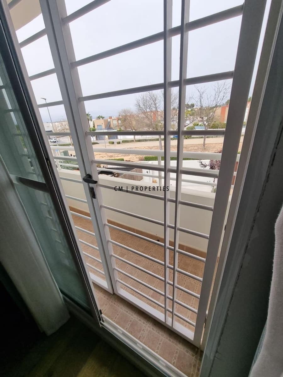 5 sypialnia Willa na sprzedaż w La Pobla de Vallbona z basenem garażem - 460 000 € (Ref: 9446901)