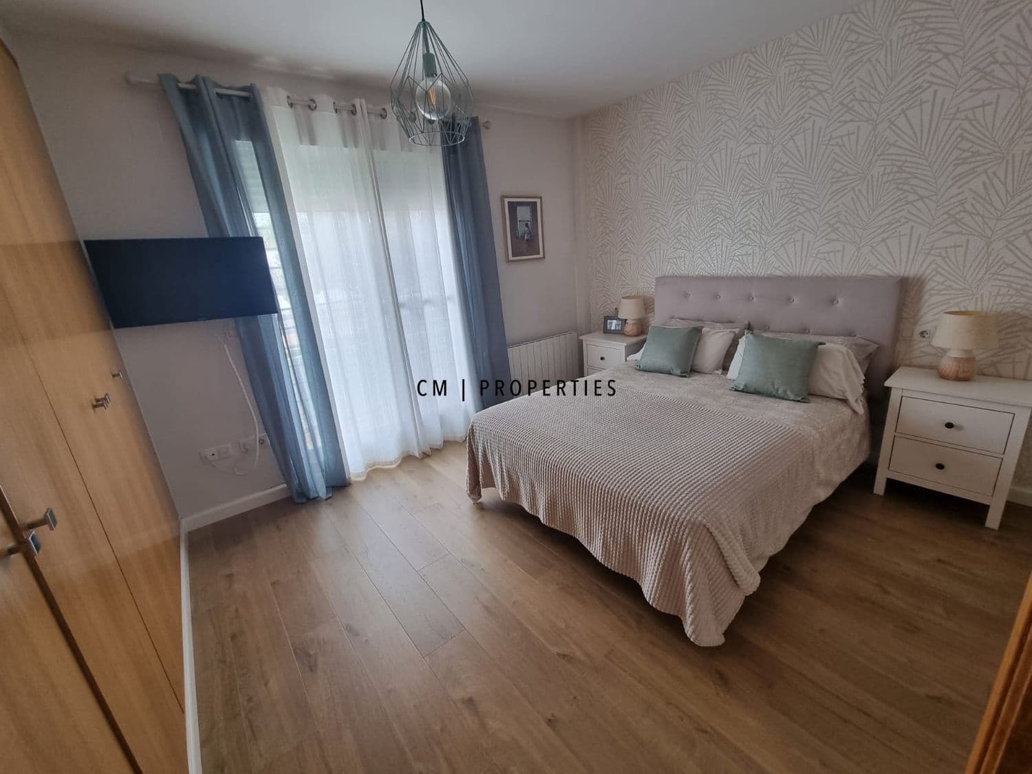 5 sypialnia Willa na sprzedaż w La Pobla de Vallbona z basenem garażem - 460 000 € (Ref: 9446901)