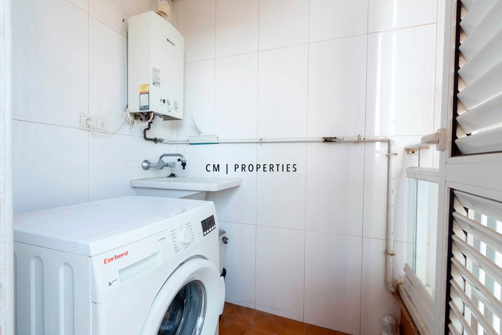 2 makuuhuone Asunto vuokrattavana paikassa Valencia kaupunki mukana uima-altaan 
autotalli - 1 400 € (Ref: 9448512)