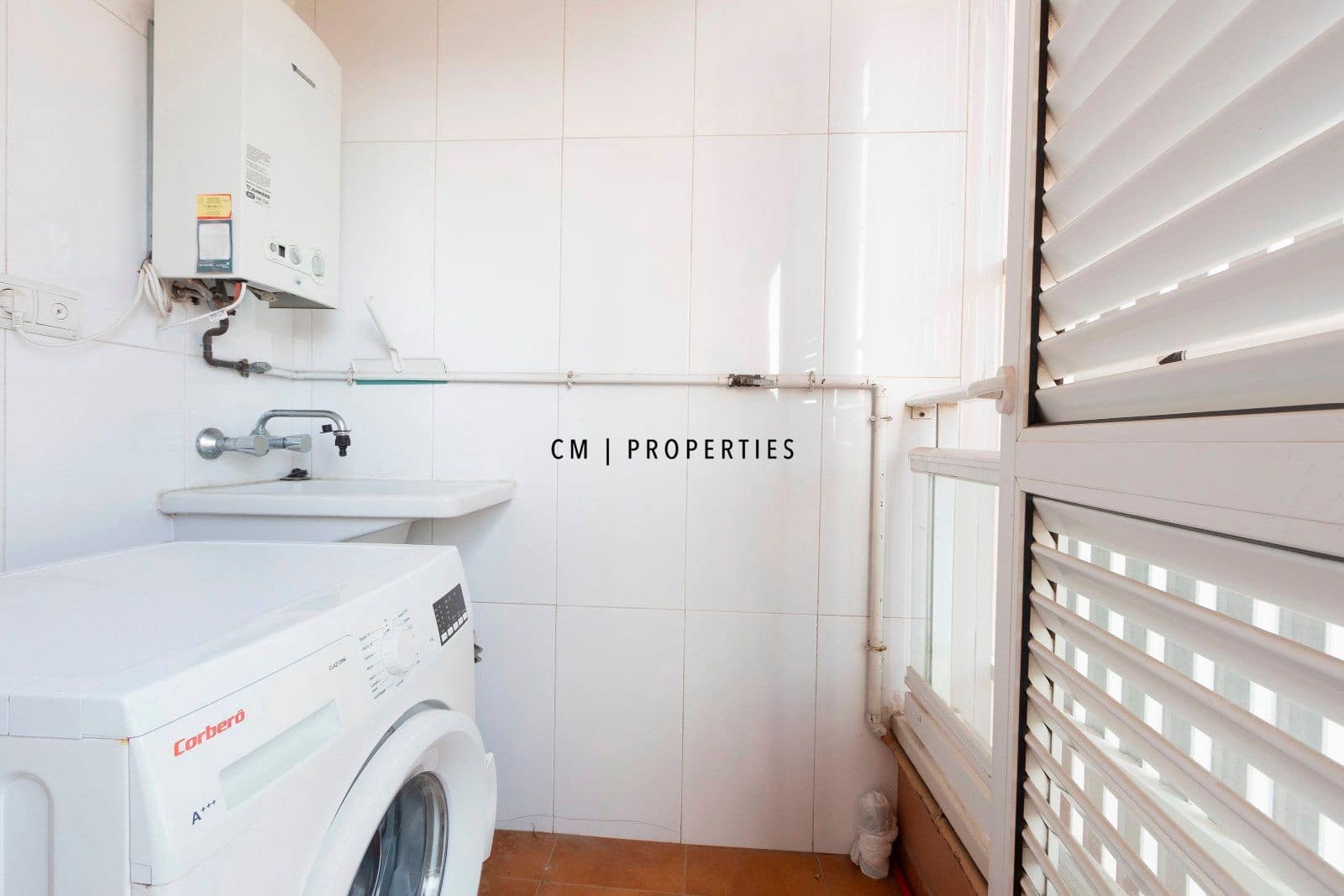 2 makuuhuone Asunto vuokrattavana paikassa Valencia kaupunki mukana uima-altaan 
autotalli - 1 400 € (Ref: 9448512)