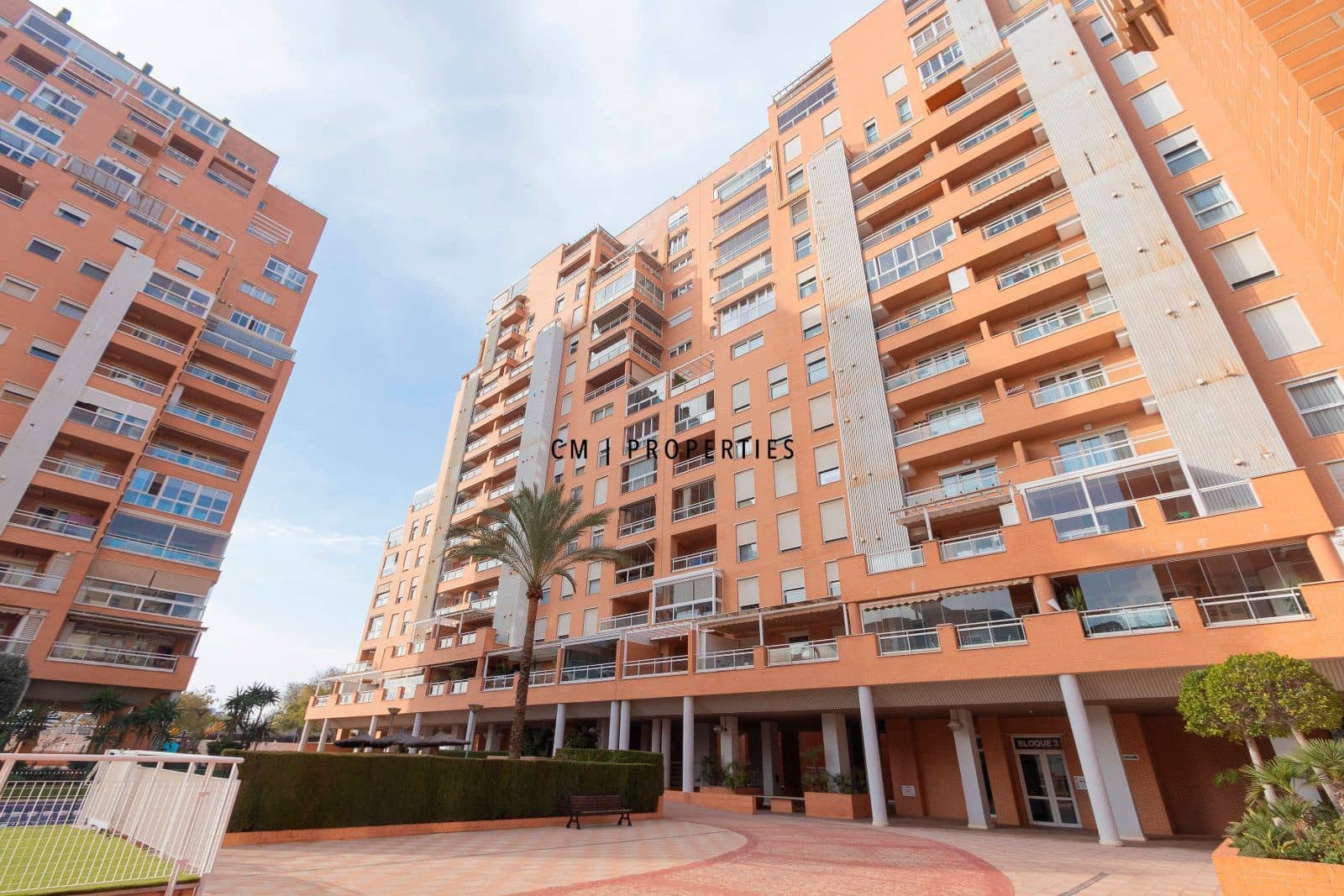 2 makuuhuone Asunto vuokrattavana paikassa Valencia kaupunki mukana uima-altaan 
autotalli - 1 400 € (Ref: 9448512)