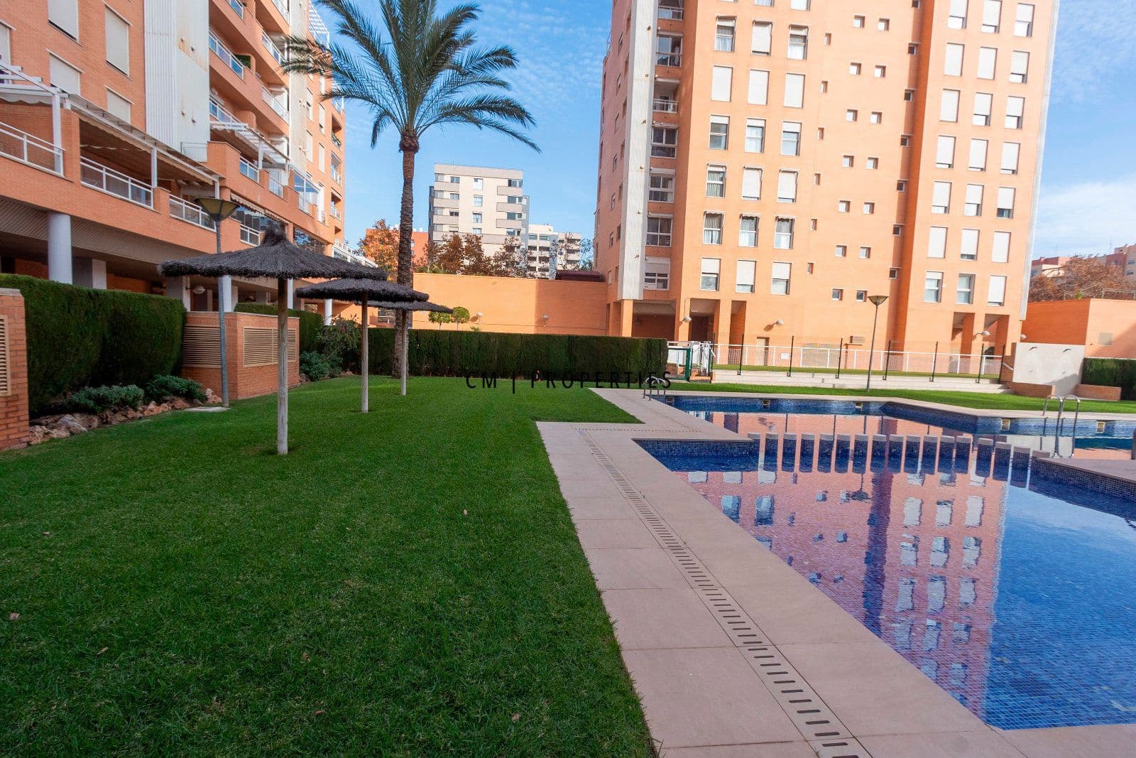 2 makuuhuone Asunto vuokrattavana paikassa Valencia kaupunki mukana uima-altaan 
autotalli - 1 400 € (Ref: 9448512)