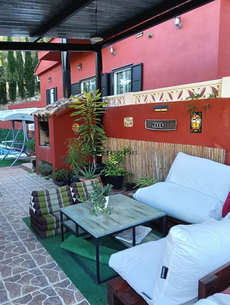 Chalet de 3 habitaciones en Godella en venta con piscina garaje - 180.000 € (Ref: 9452960)