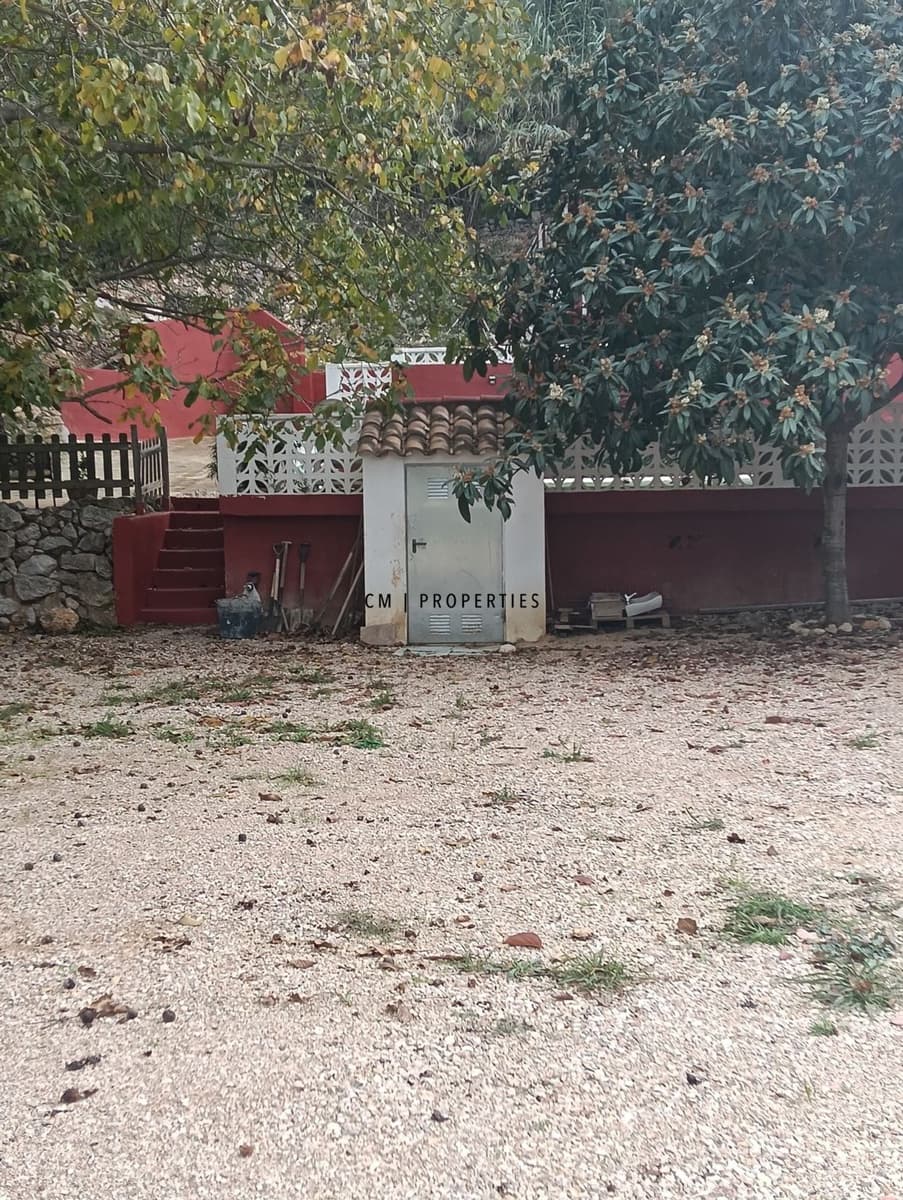 Chalet de 3 habitaciones en Godella en venta con piscina garaje - 180.000 € (Ref: 9452960)