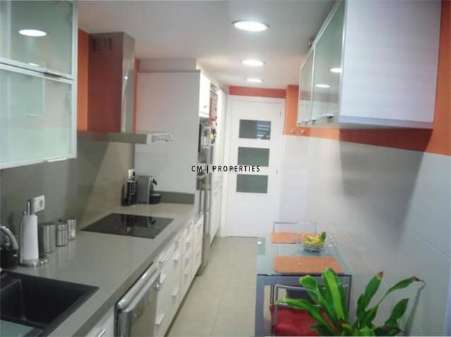 2 makuuhuone Asunto vuokrattavana paikassa Valencia kaupunki mukana 
autotalli - 1 400 € (Ref: 9453416)