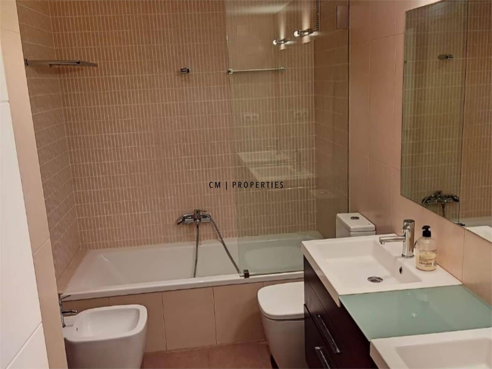 2 makuuhuone Asunto vuokrattavana paikassa Valencia kaupunki mukana 
autotalli - 1 400 € (Ref: 9453416)