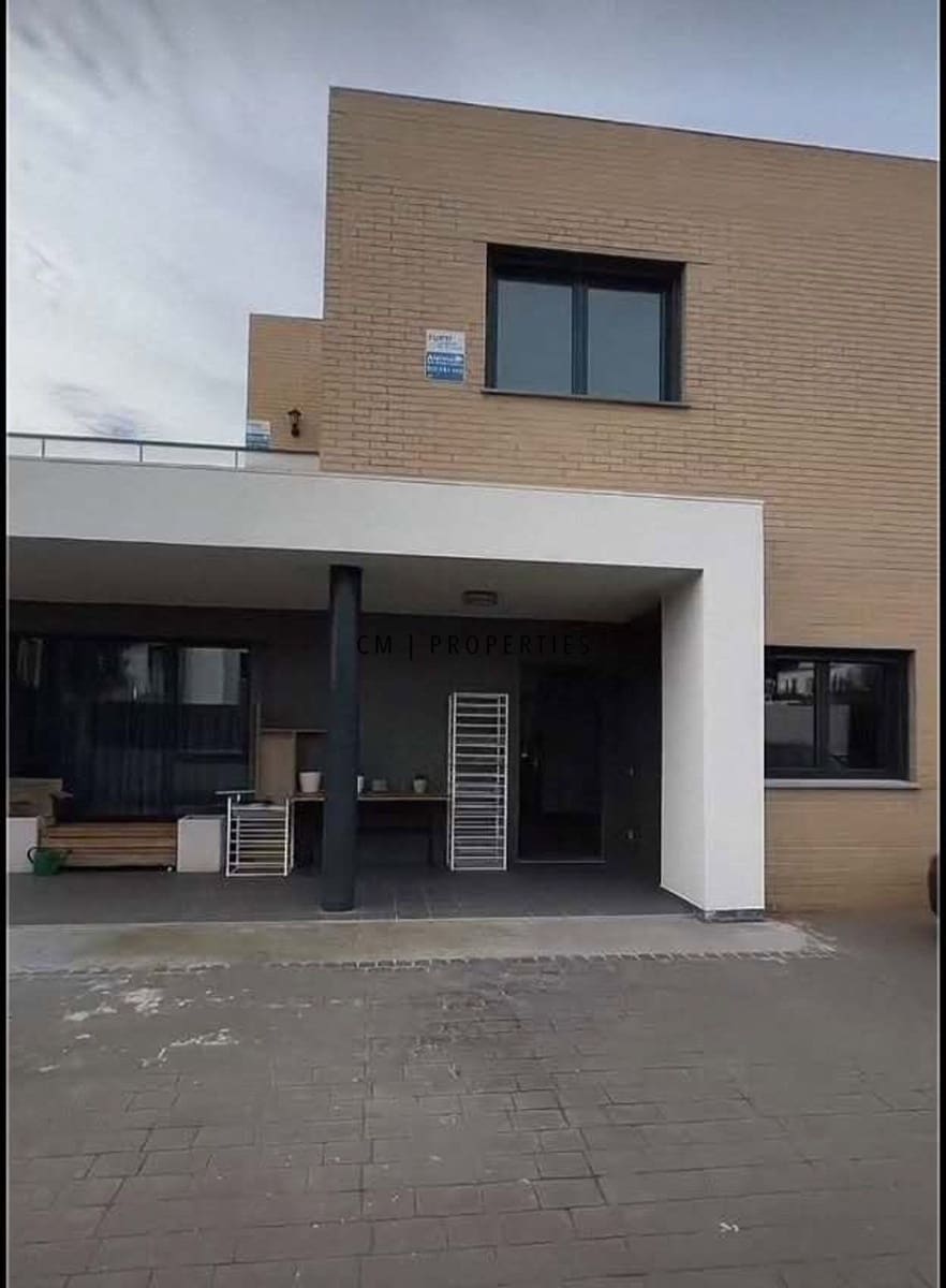 4 makuuhuone Huvila myytävänä paikassa San Antonio de Benageber mukana uima-altaan - 750 000 € (Ref: 9455713)