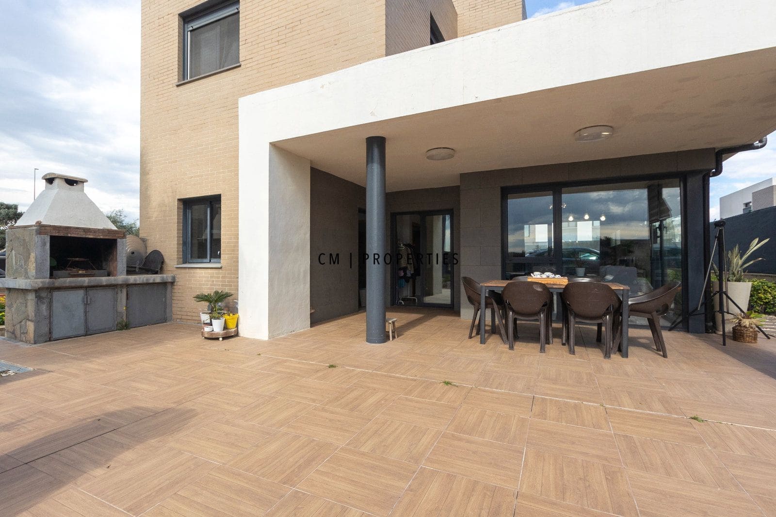 4 bedroom Villa for sale in San Antonio de Benageber with pool - € 750,000 (Ref: 9455713)