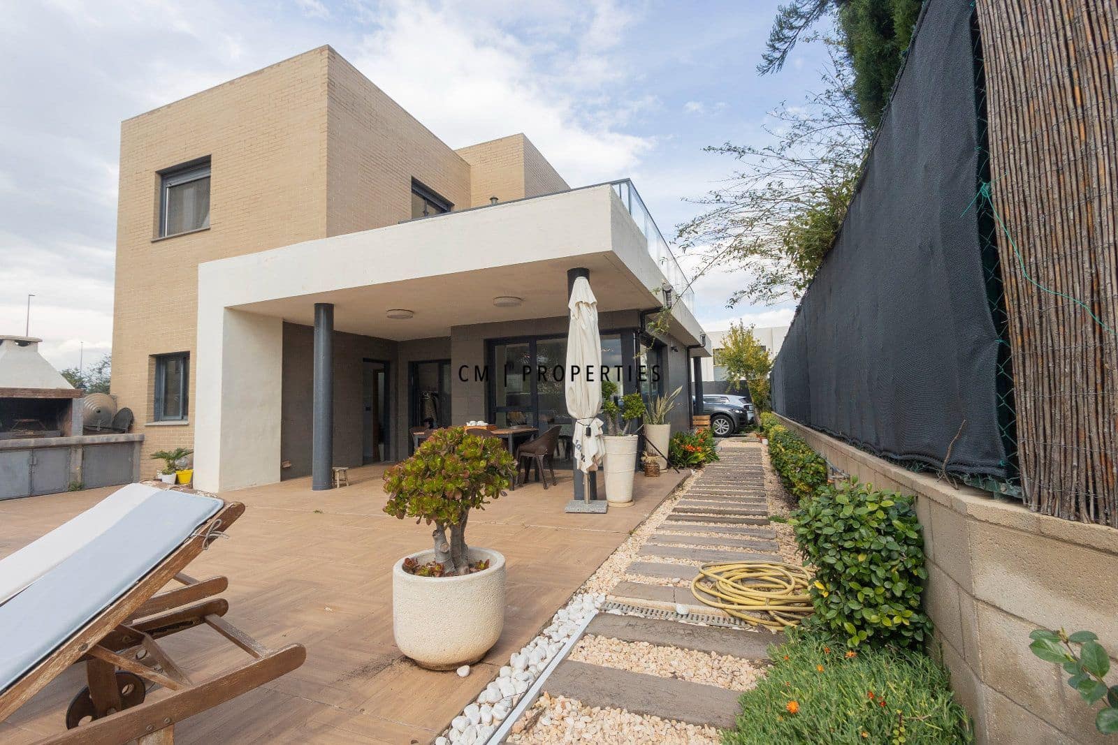 4 bedroom Villa for sale in San Antonio de Benageber with pool - € 750,000 (Ref: 9455713)