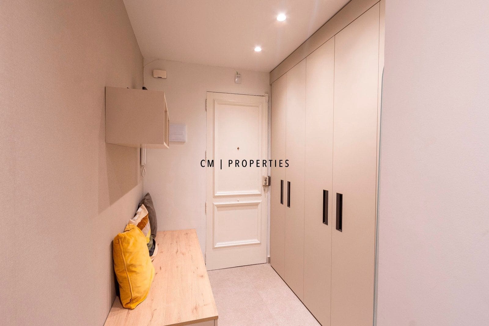 1 bedroom Penthouse for rent in Valencia city - € 1,150 (Ref: 9462677)